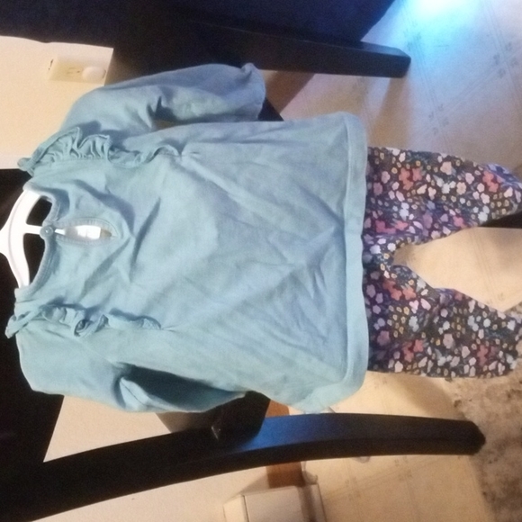 BABY CLOTHES - Picture 2 of 2